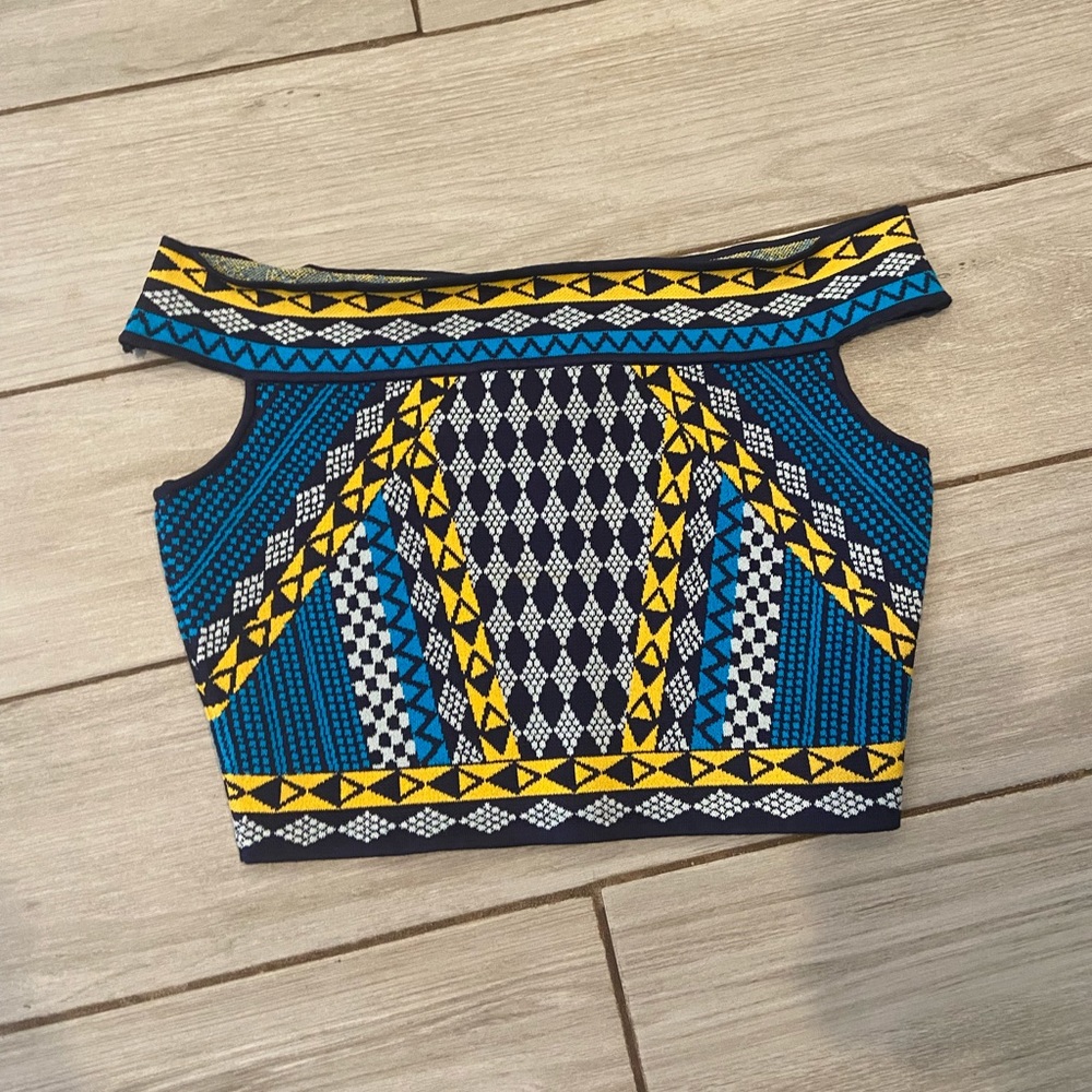 Bcbgmaxazria crop top